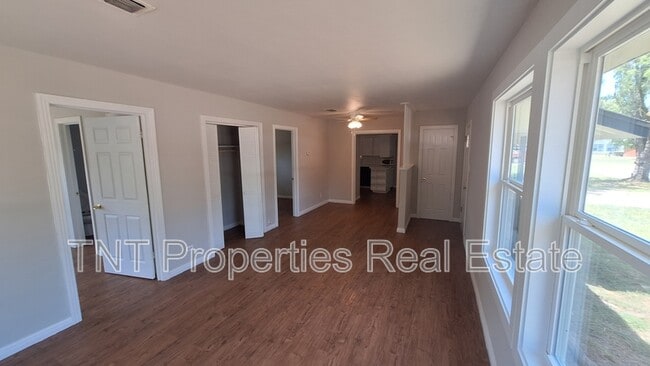 Photo - 1618 Willow Dr