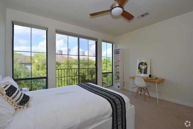 Building Photo - One-of-a-Kind Townhome in Desirable Midtown!