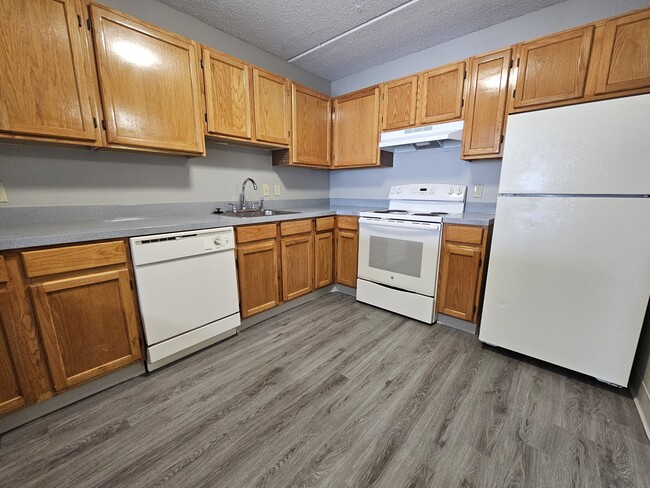 Photo - 25 S Point Dr Apartments Unit 404