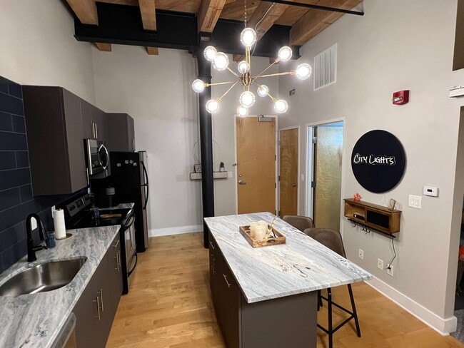 Photo - 150 E Main St Unidad 411