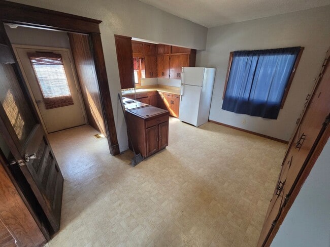 Building Photo - Spacious 4 bedroom house in Pomeroy