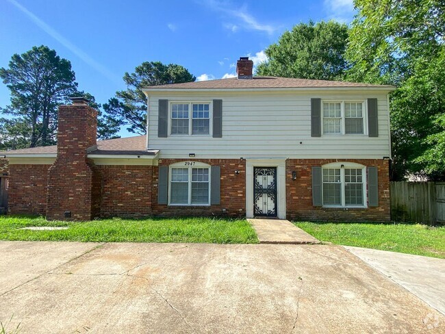 Building Photo - 4 bedroom, 2.5 bath with lots of living sp... Rental