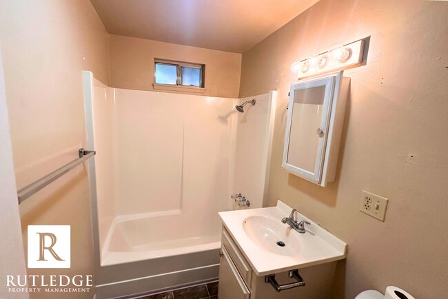 Photo - Charming Single Level Apartment in East Me...