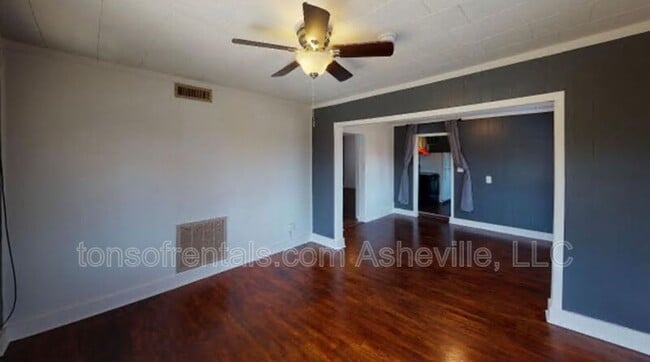 Photo - 391 Deaverview Rd