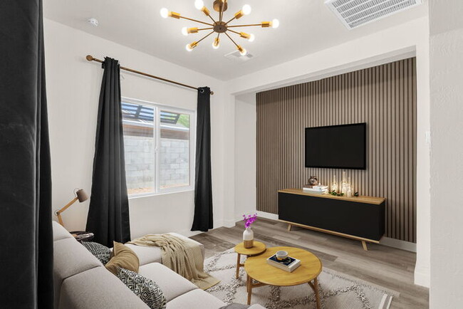 Building Photo - BRAND NEW EVERYTHING IN UPTOWN/BILTMORE AREA Rental