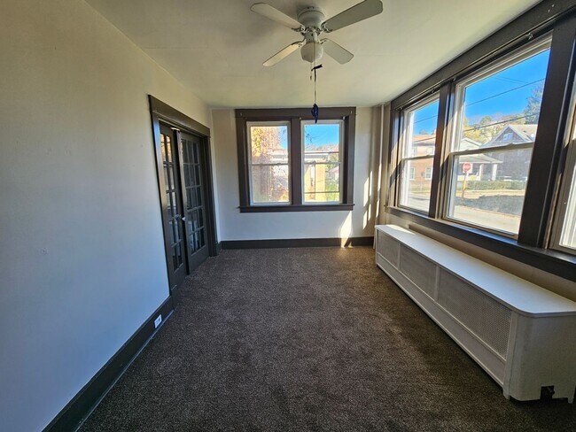 Photo - Spacious 3 bedroom 1 bathroom Apartment for rent! Unit 1