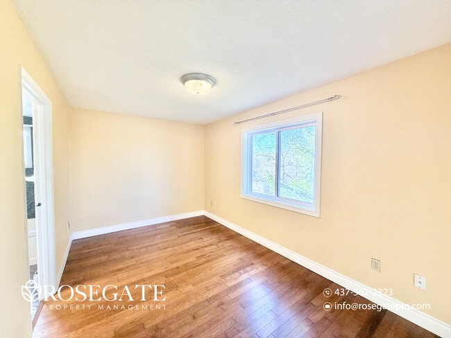Photo - Spacious 3-Bedroom Condo with Parking & Stainless Steel Appliances – Kitchener Unité 317
