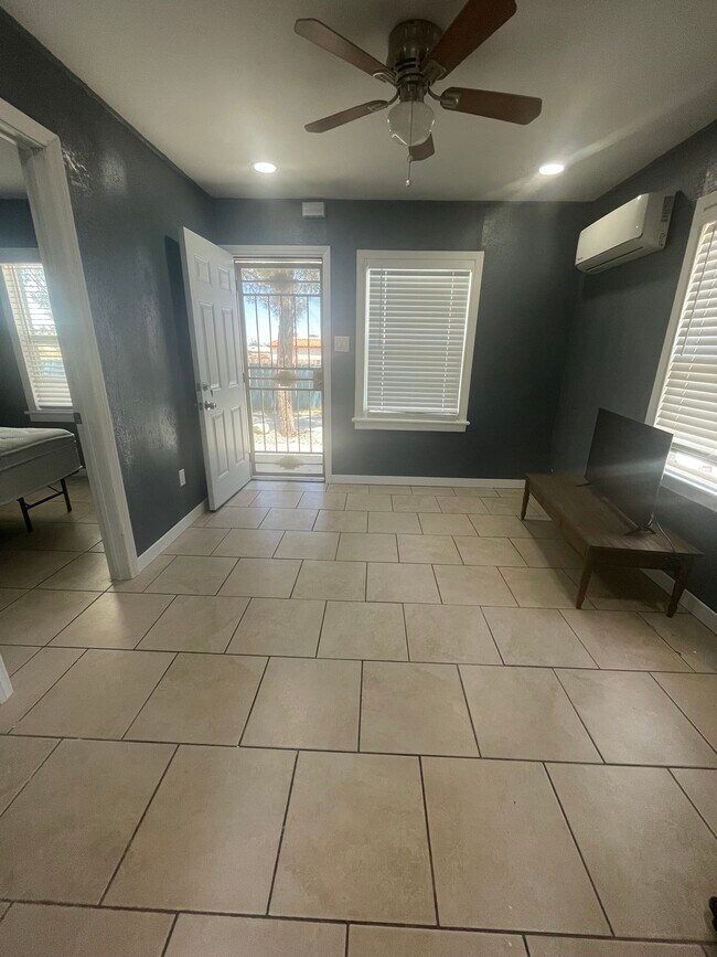 235 W Robertson Rd Unit B