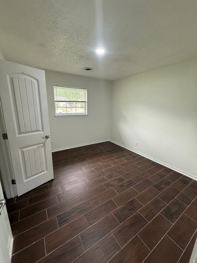 Photo - 2409 Woodland Ave