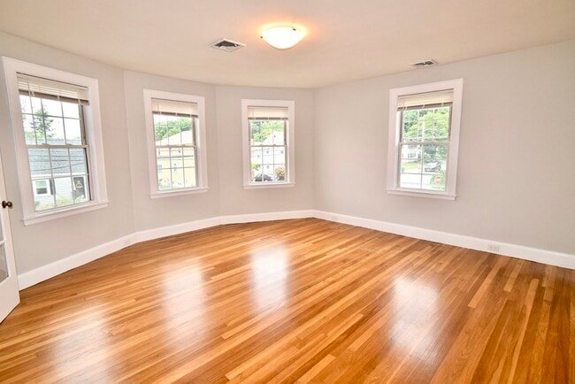 Photo - 98 Dean St Unit 2