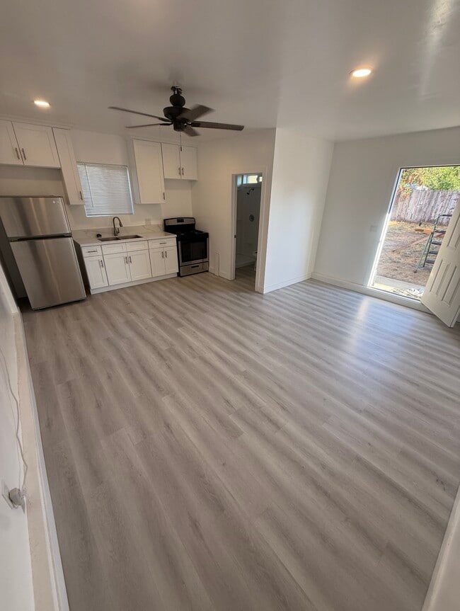 449 S Pampas Ave
