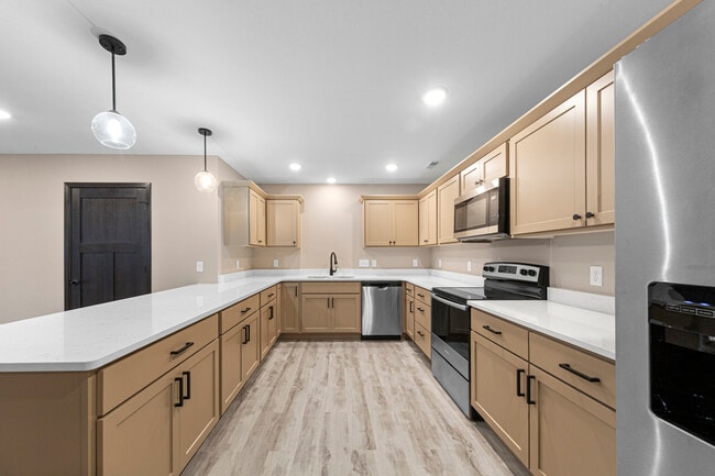 3200 Noble Dr