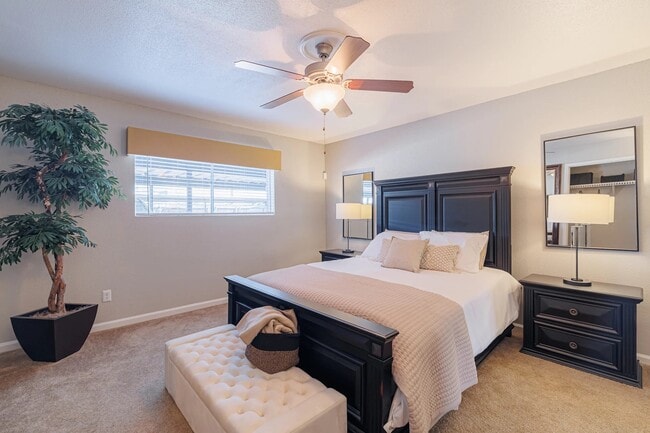 Building Photo - 6259 Westheimer Rd Unit 527 Rental