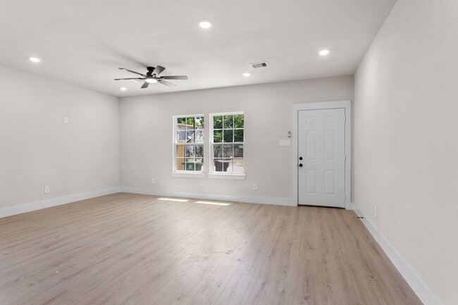 Photo - 1101 Wooding St