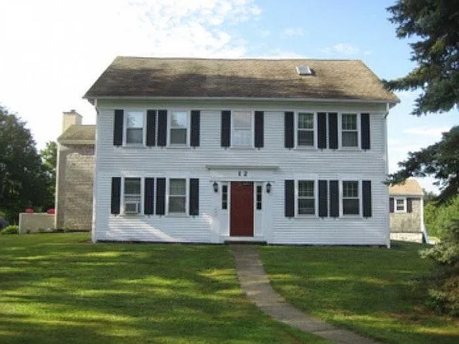 Building Photo - 12 Statue Way Rental