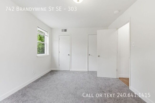 Photo - 742 Brandywine St SE