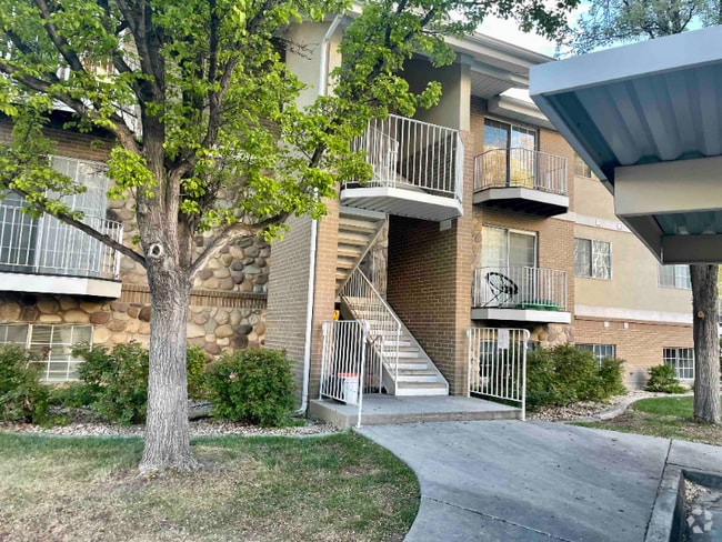 Building Photo - 1303 Riverside Ave Rental