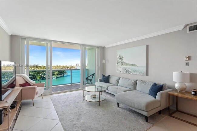 6770 Indian Creek Dr Unit 8E