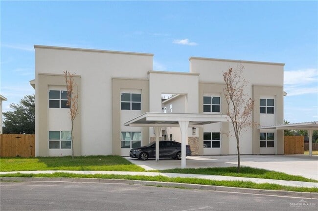 Building Photo - 13 Mezcal Unit Downstairs