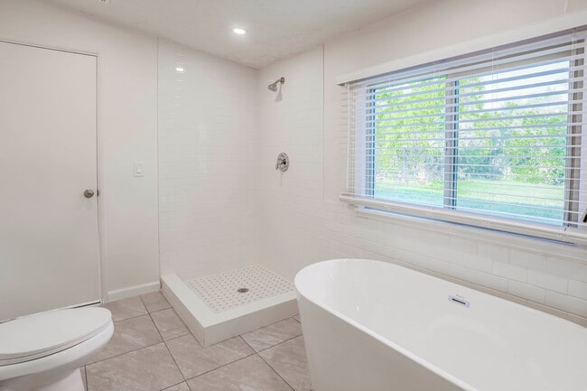 Photo - 310 N Hosick
