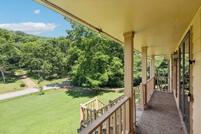 Photo - 1972 Sunnyside Dr