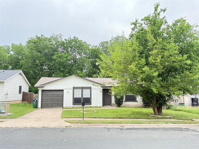 Building Photo - 5105 Pepper Ln