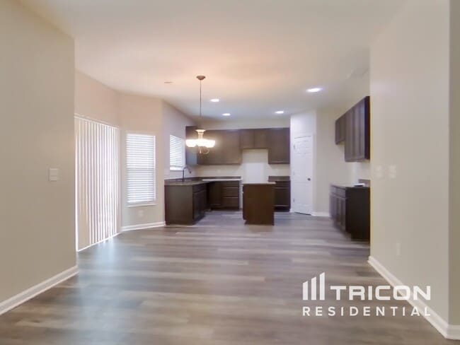 Photo - 10 Moonrise Crossing