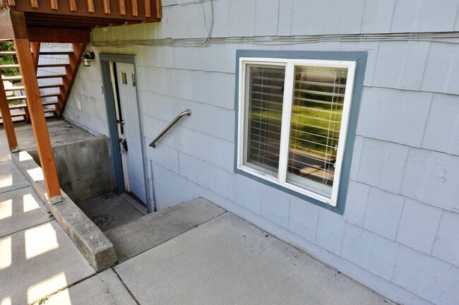 Photo - Downstairs unit 2 bed 1 bath