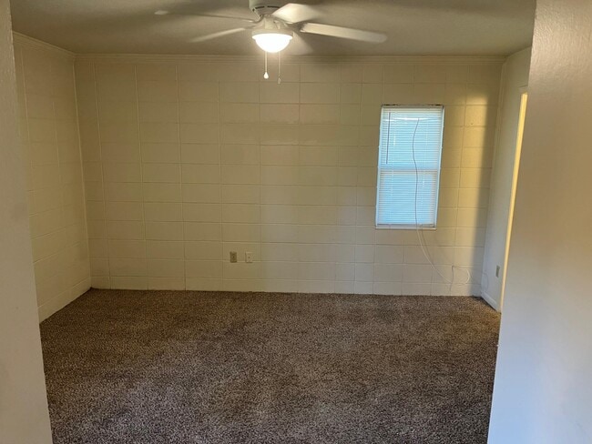 Photo - 2308 Columbia Ct