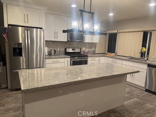 6 Banyan Tree Ln