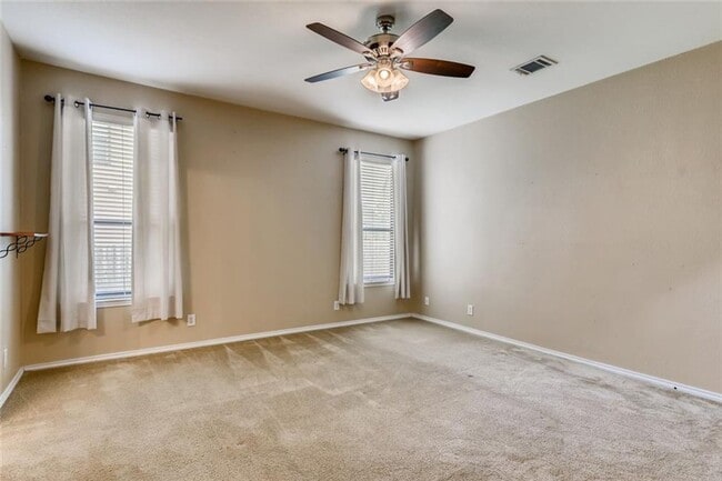 Photo - Large 4 Bedroom 3.5 Bath Now Avaliable