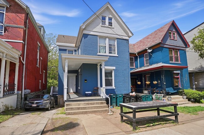 Photo - 5 Bedroom Clifton House Available Next to UC Campus