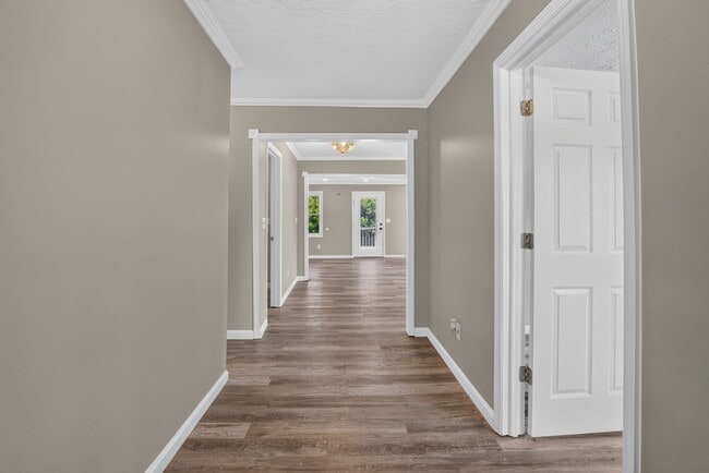Photo - Beautiful Home 4 bedroom 3 bath