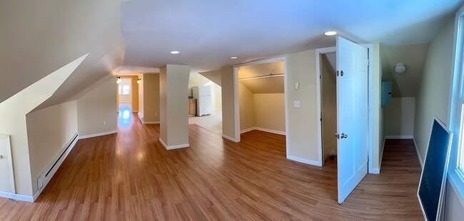 Building Photo - 84 Saratoga Ave Unit 3