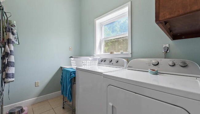 Laundry Room - 400 Turner St Unit 3 Bedroom 2 Bath HOME