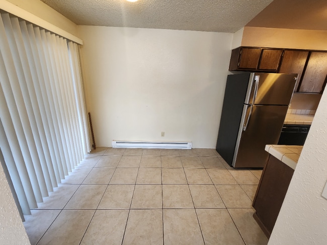 Photo - 1214 E 3rd St