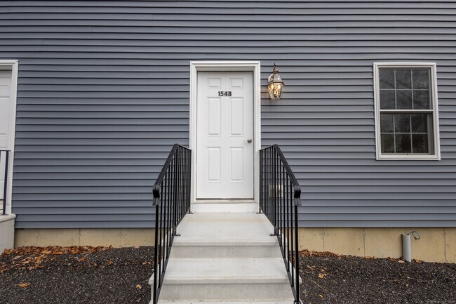 Photo - 154 Grove Ave Unidad B