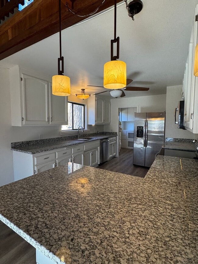 Photo - Lake of the pines GOLF COURSE charmer! New counters, new floor, new paint! Wonderful home!