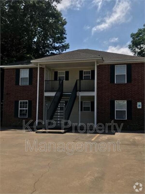 Building Photo - 815 N 48th St Rental