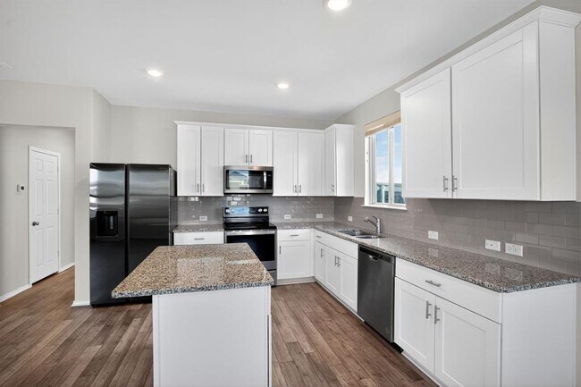 Photo - 453 Stone Water Ln