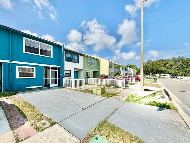 Photo - 2820 S Pines Dr
