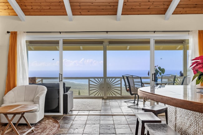 Photo - 82-5909-5909 Coffee Royal Pl Unit B