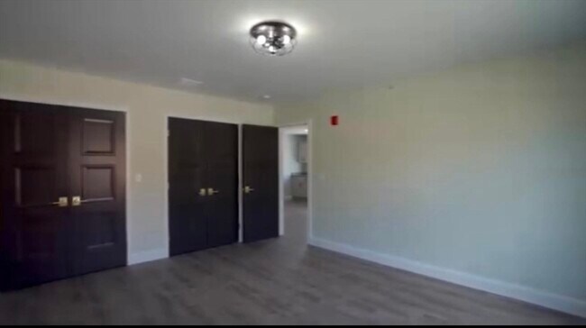 1047 W County St Unit 2
