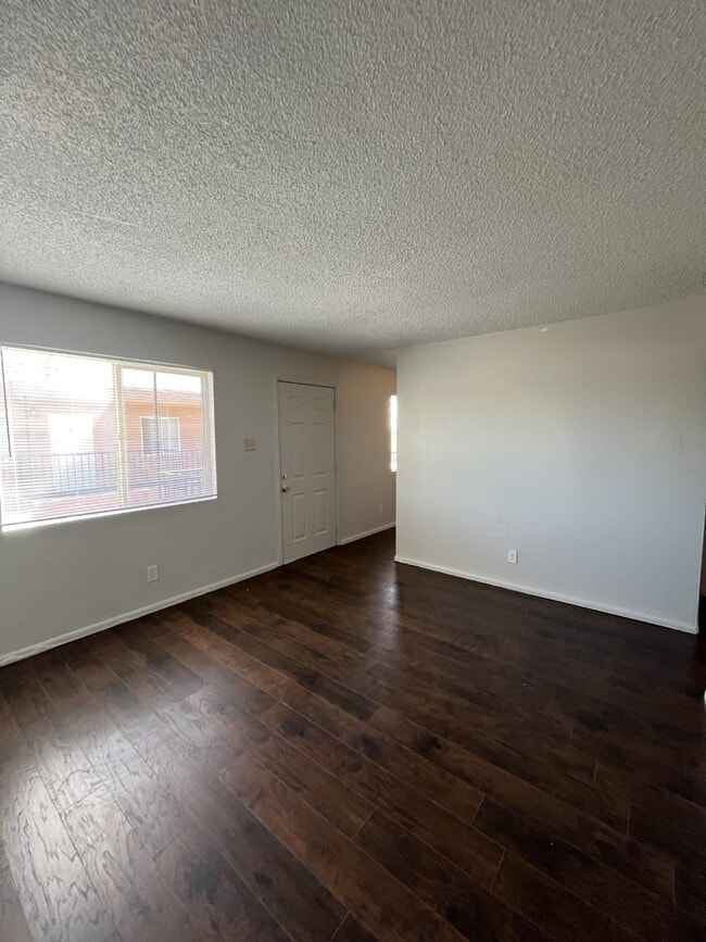 324 Vermont St NE Unidad C