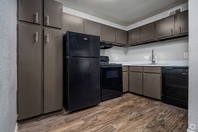 2BR, 1BA - 610SF V2 Kitchen