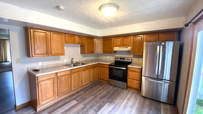 Photo - 2221-2227 StoneyBrook Road Unidad 2221