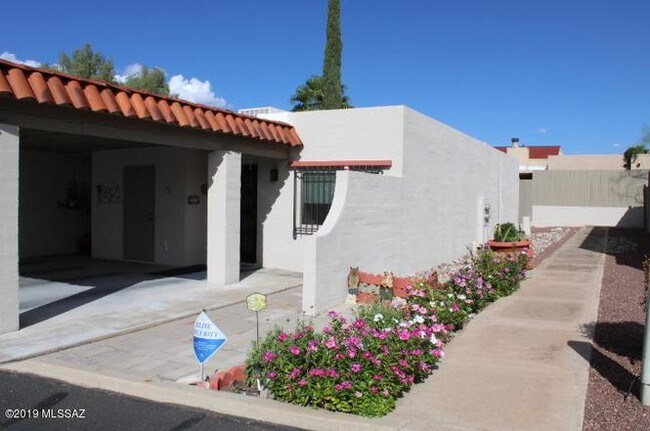 Photo - 2525 E Prince Rd