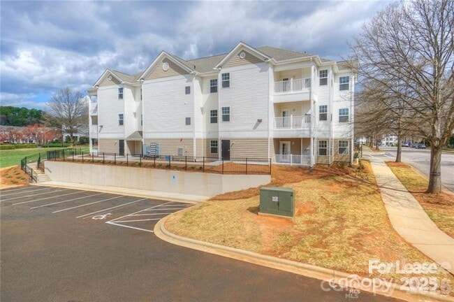 Photo - 17905 Delmas Dr Unit 203