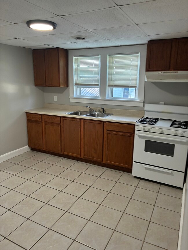 Building Photo - 1409 Vine St Unit D