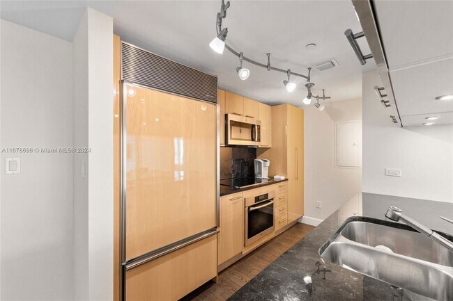 Photo - 6801 Collins Ave